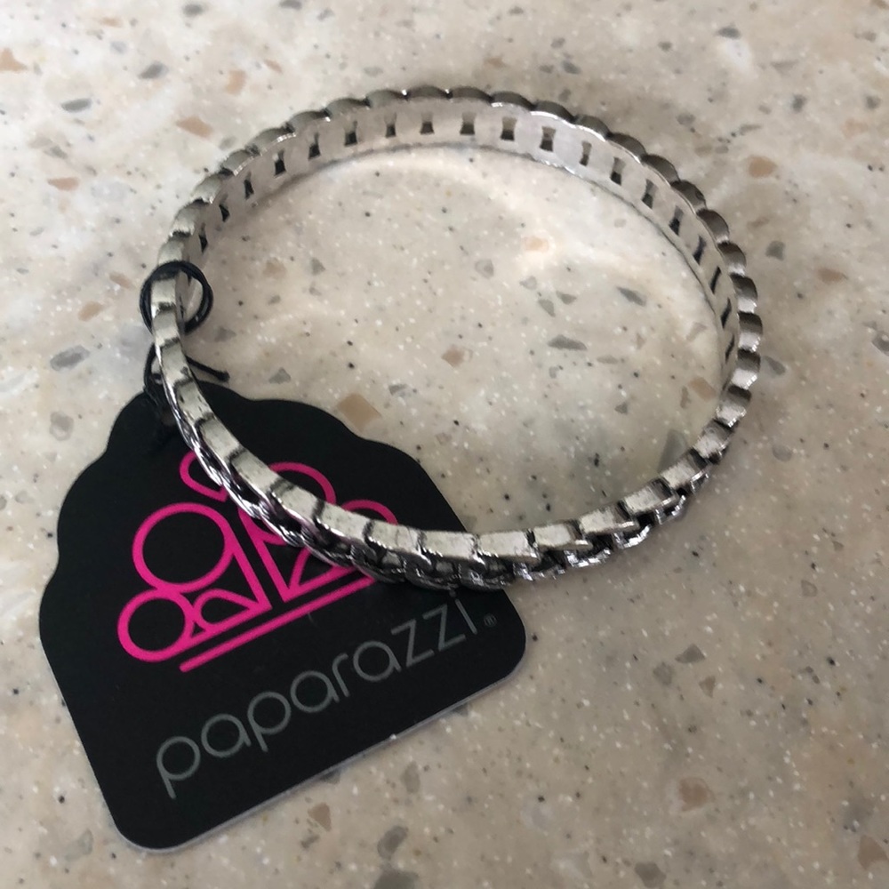 Paparazzi bangle Might and chain bracelet